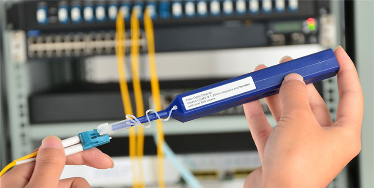 LC/MU fiber optic cleaner